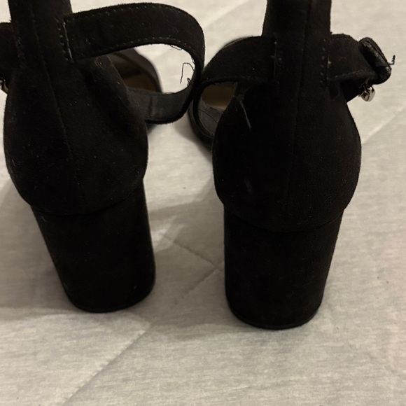 Old Navy Black Ankle Strap Heels - Picture 5 of 7